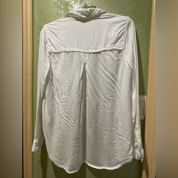 Basic white long sleeve button down - Picture 2 of 2